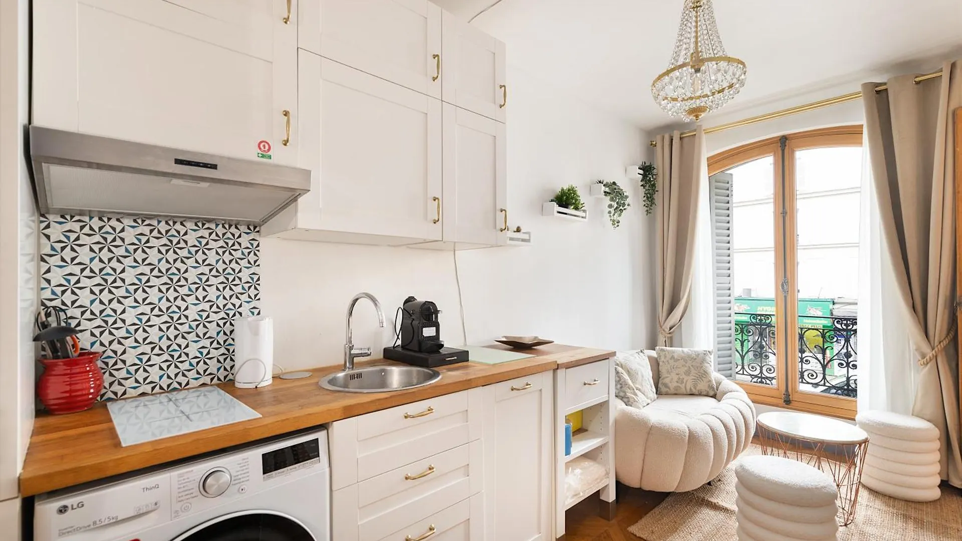 Appartement Haussmannian Elegance Close To Montmartre Paris