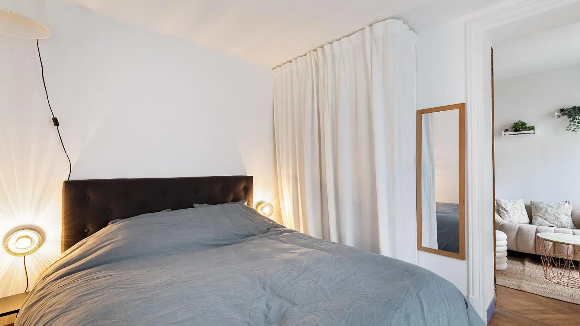 Haussmannian Elegance Close To Montmartre Paris 0*,  France